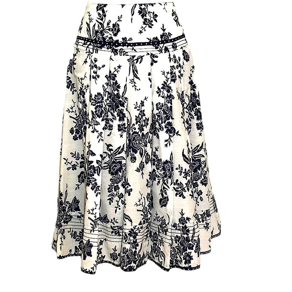St. John's Bay Dresses & Skirts - Navy & white pleated skirt